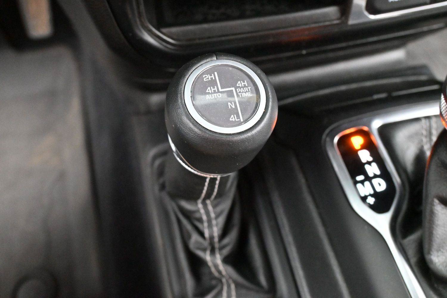 Used 2022 Jeep Wrangler Unlimited Sahara AWD/4WD image 25