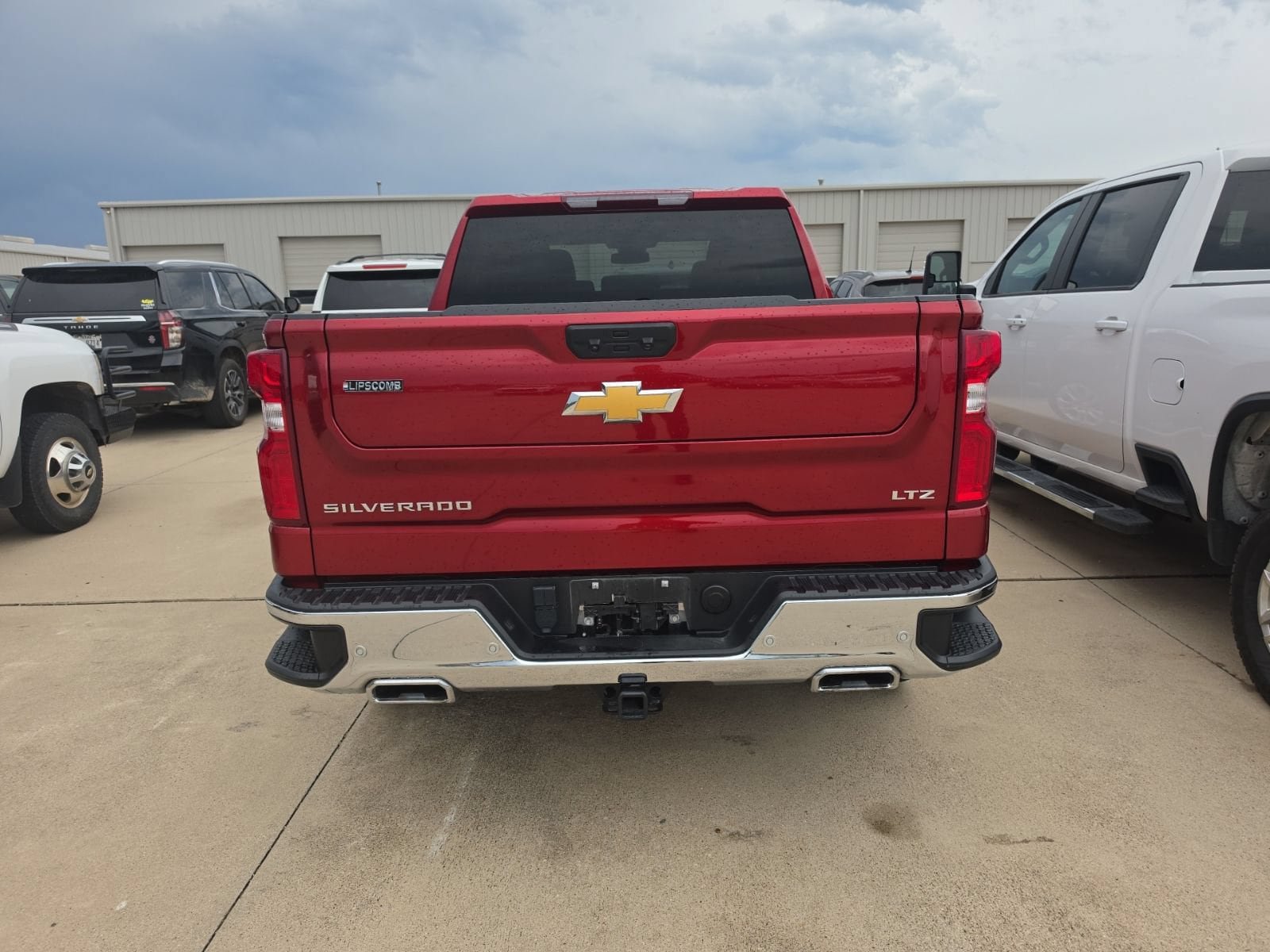 Used 2024 Chevrolet Silverado 1500 LTZ AWD/4WD image 3