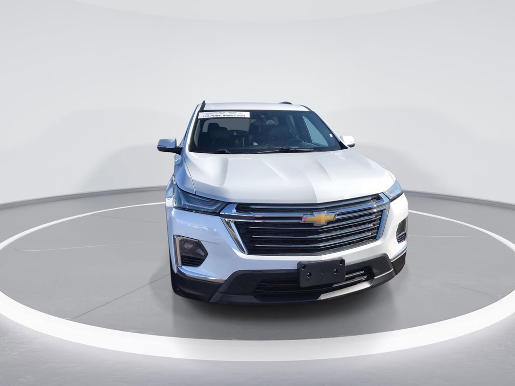 Used 2023 Chevrolet Traverse LT image 3
