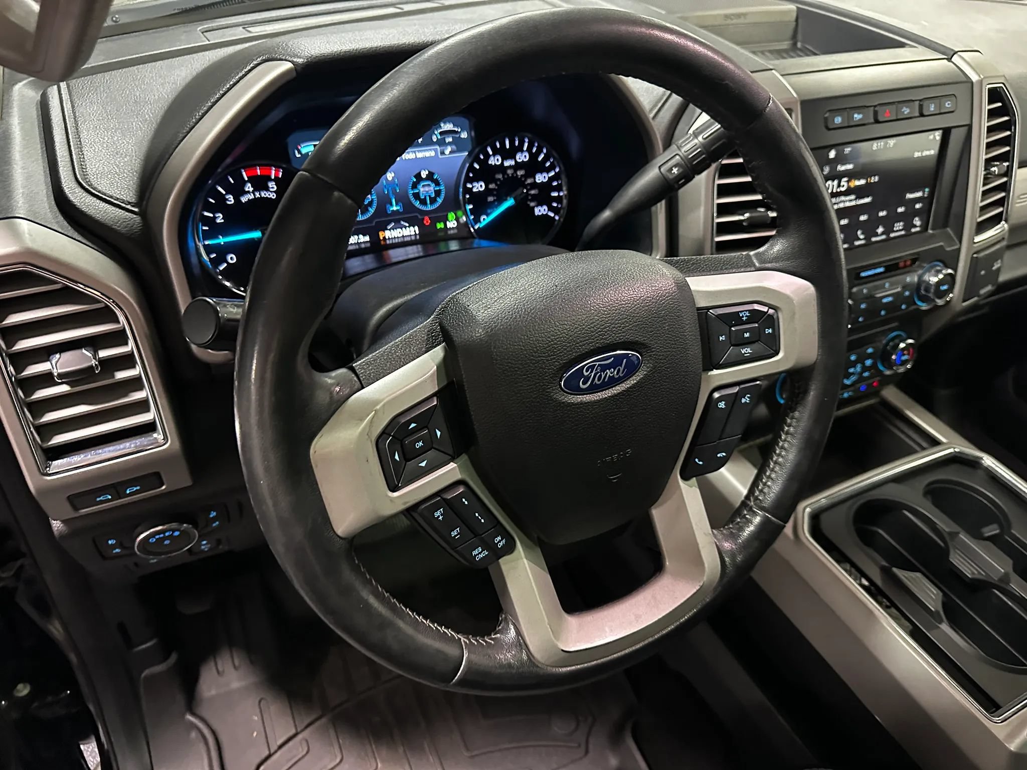 Used 2017 Ford F250 Lariat w/ Lariat Ultimate Package AWD/4WD image 10