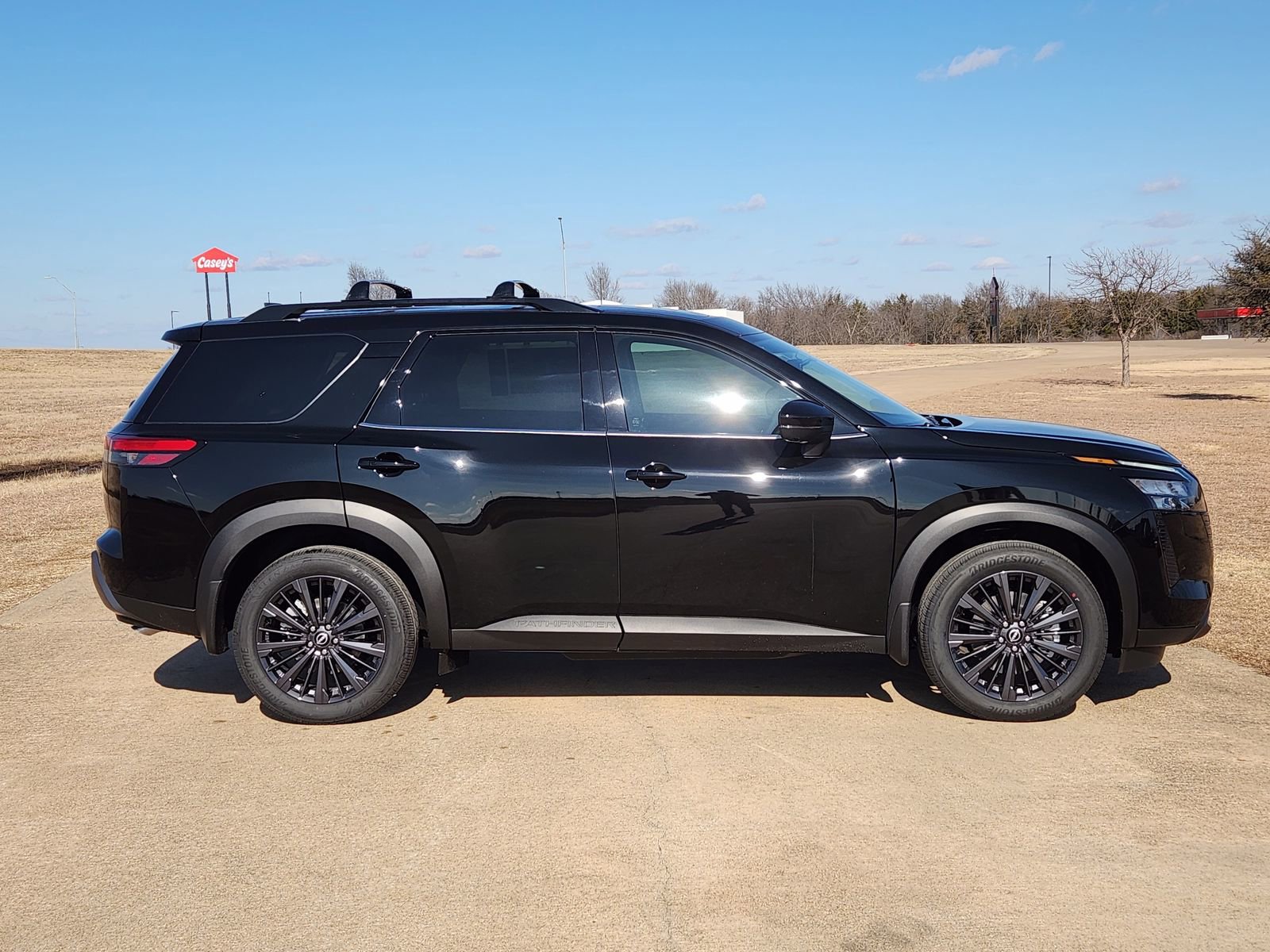 New 2026 Nissan Pathfinder SL image 7