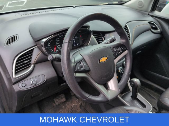 Used 2020 Chevrolet Trax LT w/ LT Convenience Package image 9