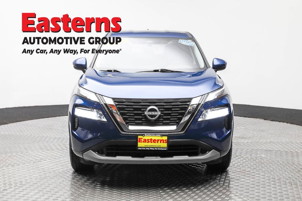Used 2022 Nissan Rogue SV AWD/4WD image 2