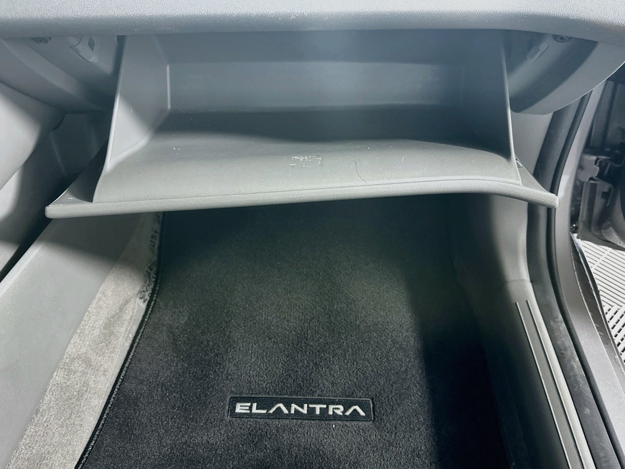 Used 2022 Hyundai Elantra SEL w/ Convenience + Premium Package FWD image 32