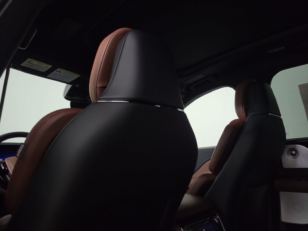 New 2026 Lincoln Aviator Reserve w/ Luxury Package RWD image 14