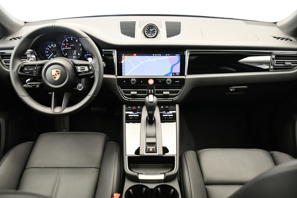 Certified 2026 Porsche Macan AWD/4WD image 22
