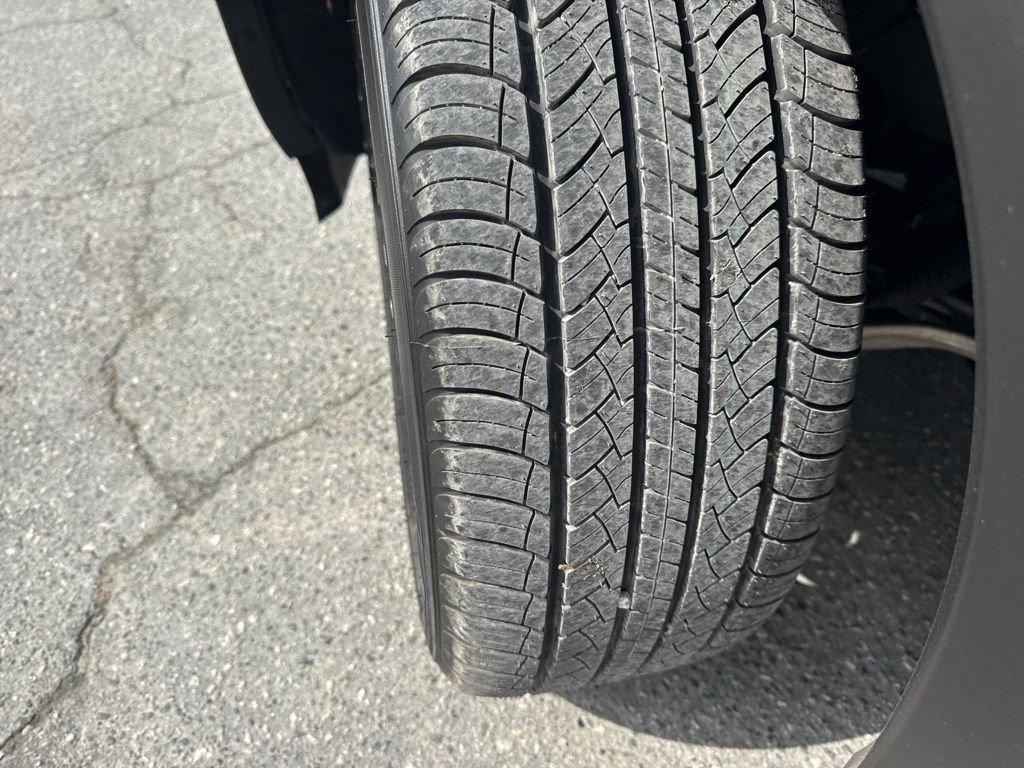 Used 2023 Nissan Pathfinder Platinum w/ Cargo Package AWD/4WD image 35