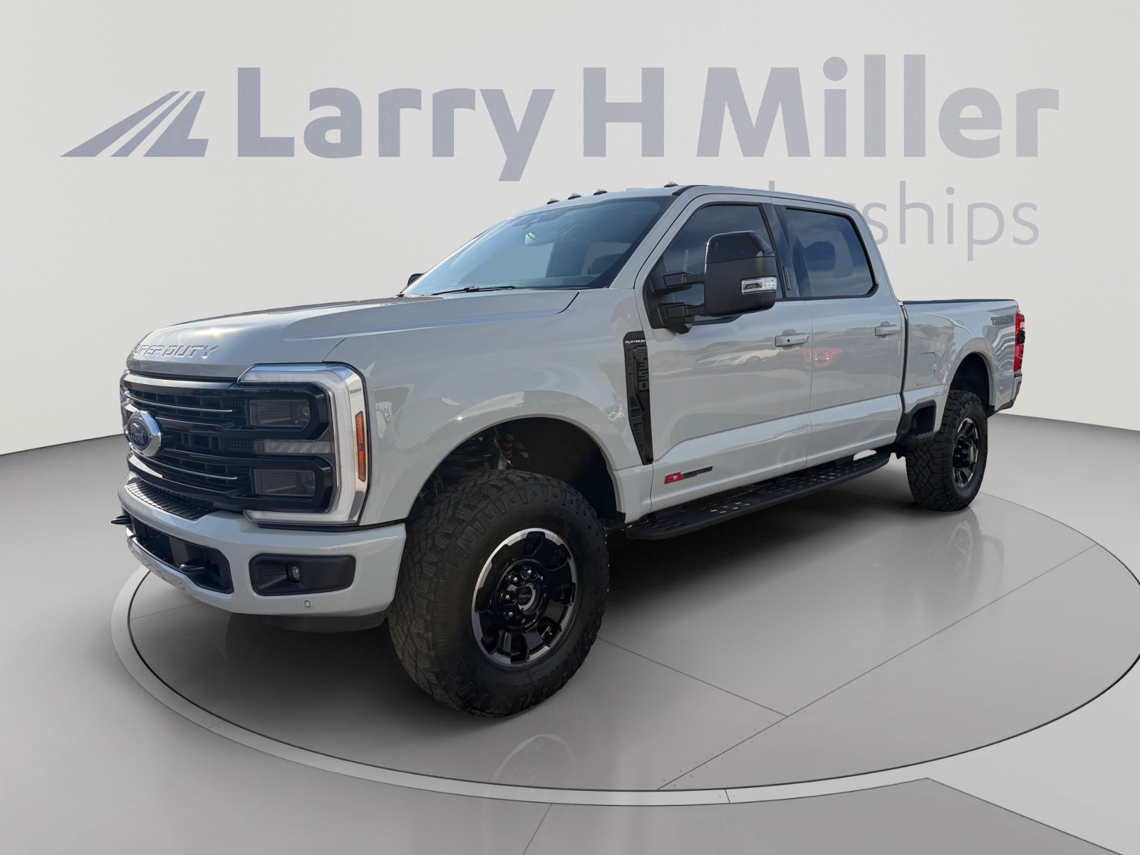 Used 2026 Ford F350 Platinum w/ Tremor Off-Road Package AWD/4WD image 1