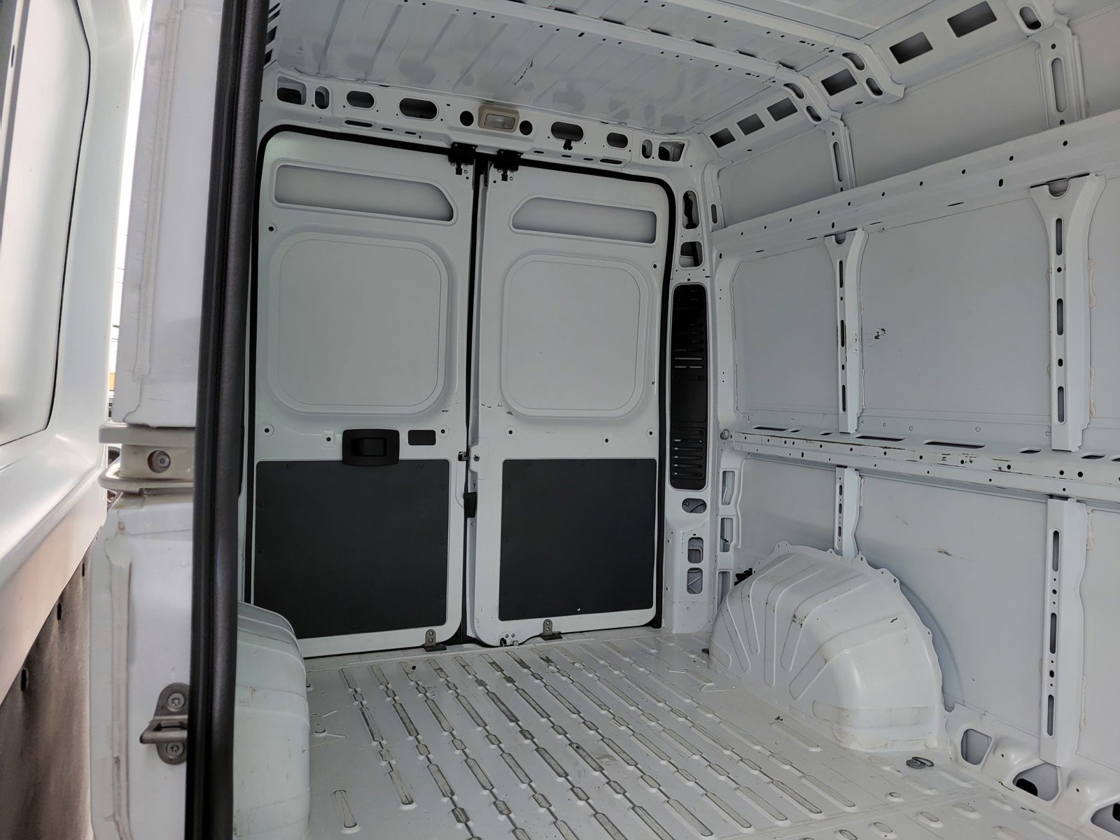 New 2024 RAM ProMaster 3500 w/ Cold Weather Group image 14