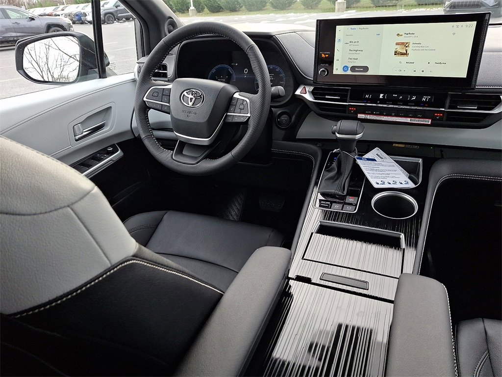 New 2026 Toyota Sienna XSE image 9