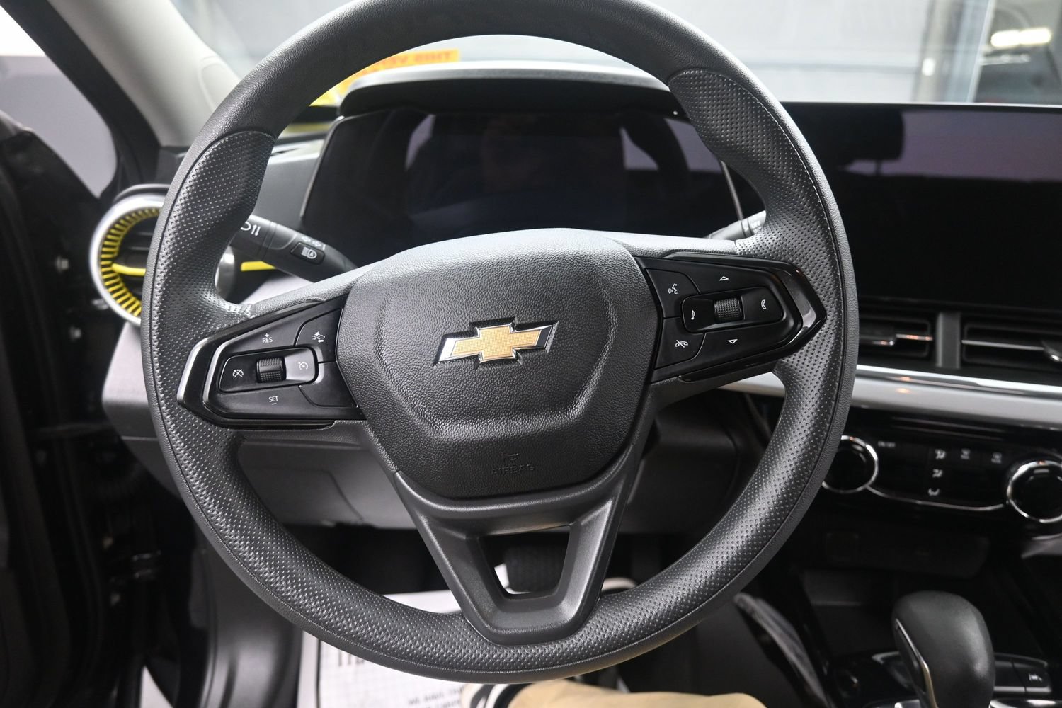 Used 2024 Chevrolet Trax LT FWD image 22