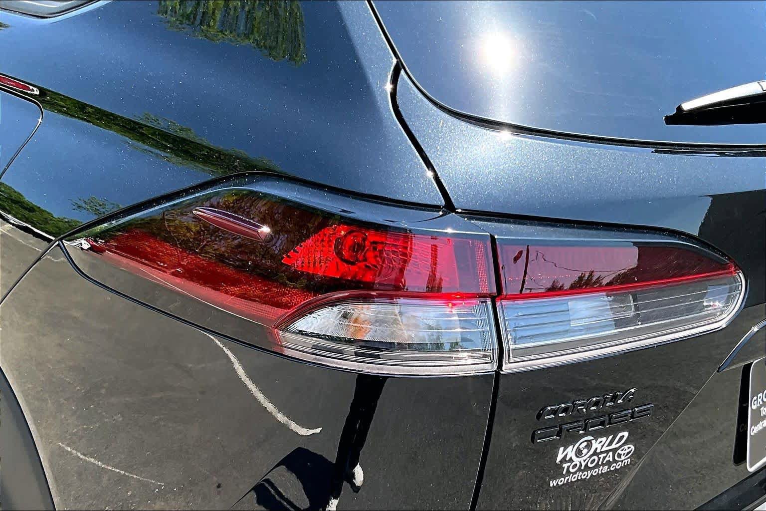 Used 2026 Toyota Corolla Cross AWD Hybrid image 28