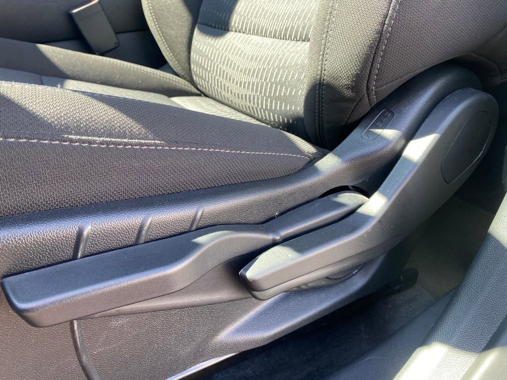 Used 2026 Chevrolet Equinox LT FWD image 11