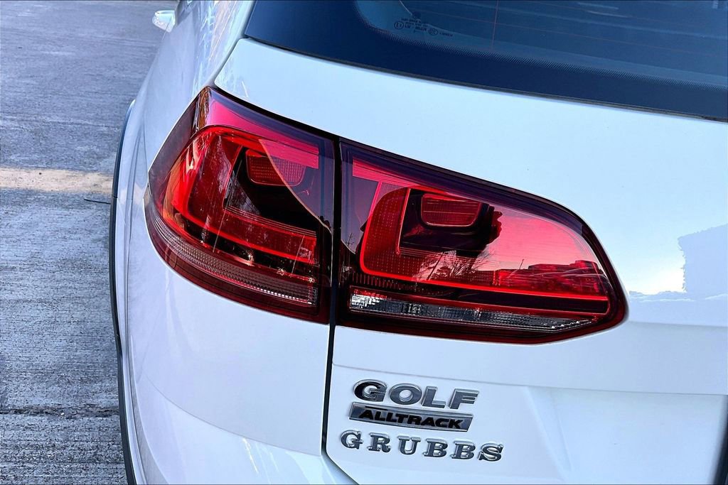 Used 2017 Volkswagen Golf Alltrack SEL image 39