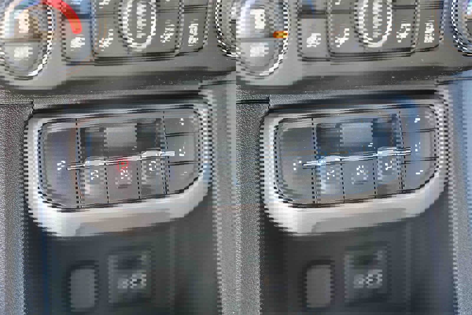 Used 2023 GMC Acadia AT4 w/ Technology Package image 17