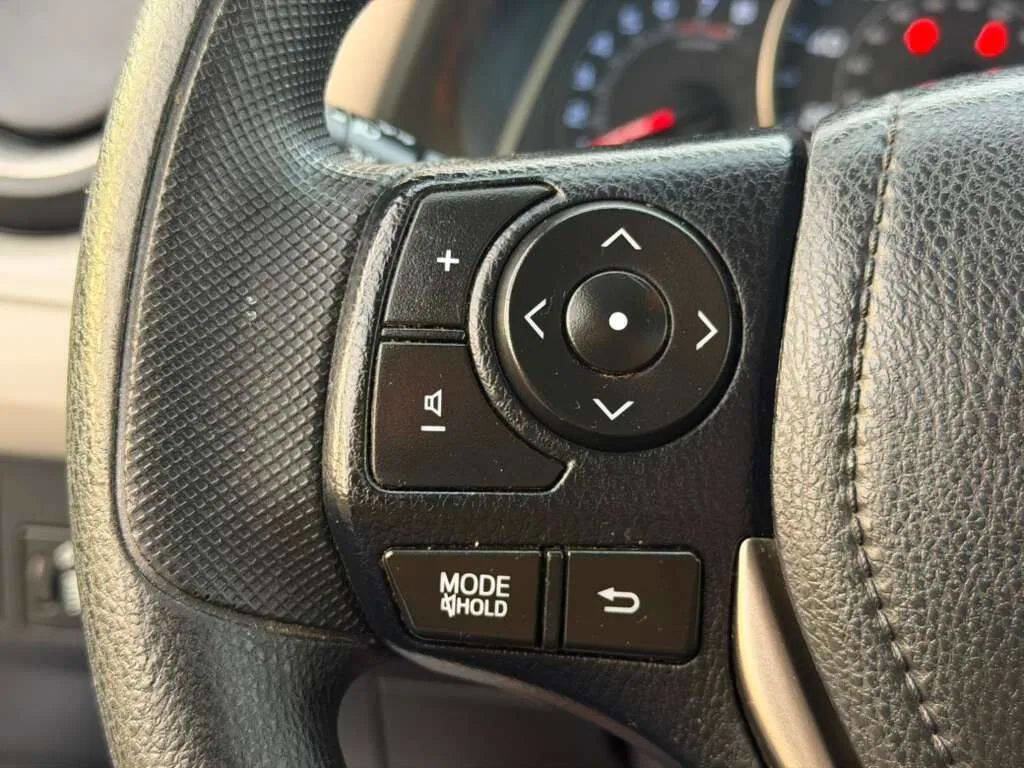 Used 2014 Toyota RAV4 LE AWD/4WD image 12