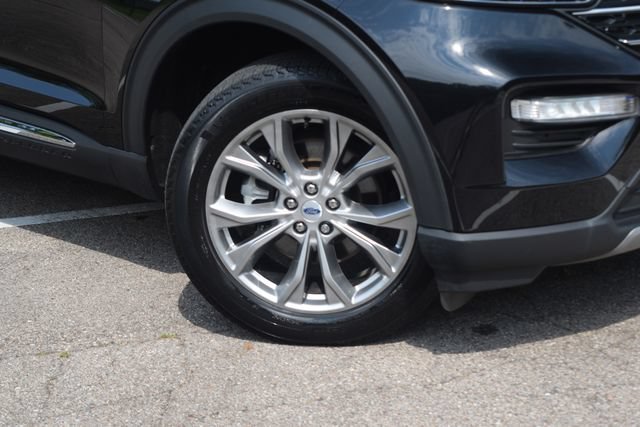 Used 2023 Ford Explorer XLT w/ Equipment Group 202A AWD/4WD image 31