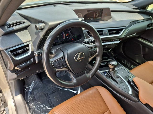 Used 2021 Lexus UX 200 w/ Premium Package FWD image 11