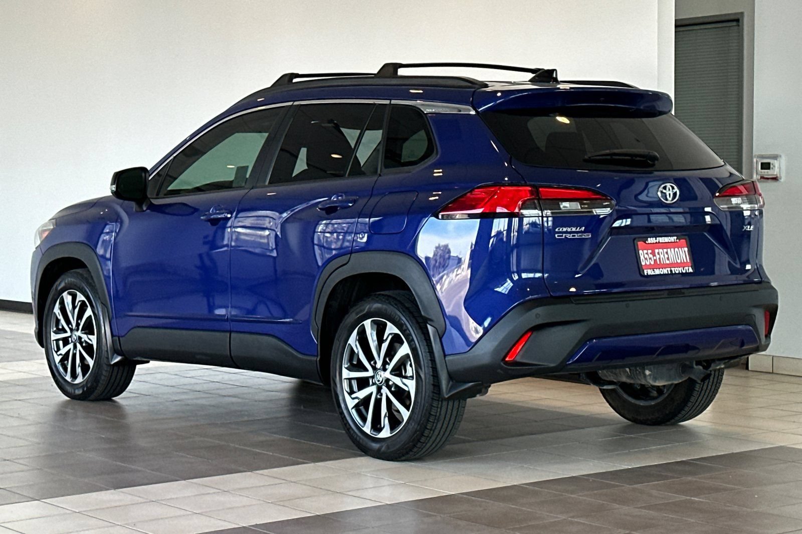 Certified 2025 Toyota Corolla Cross XLE FWD image 6