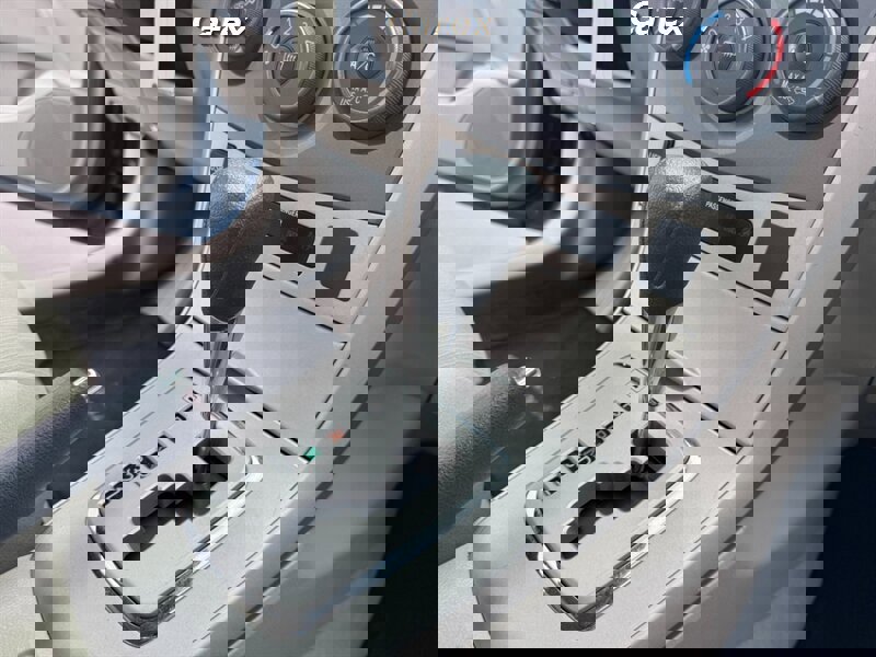 Used 2013 Toyota Corolla LE image 23