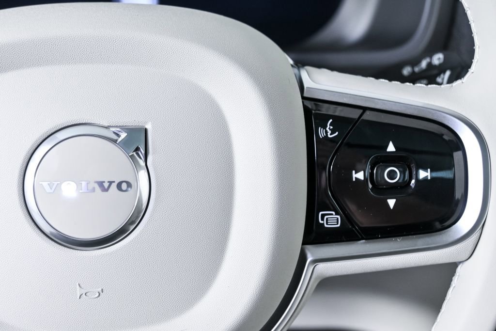 New 2026 Volvo XC90 B6 Ultra w/ Protection Package image 11