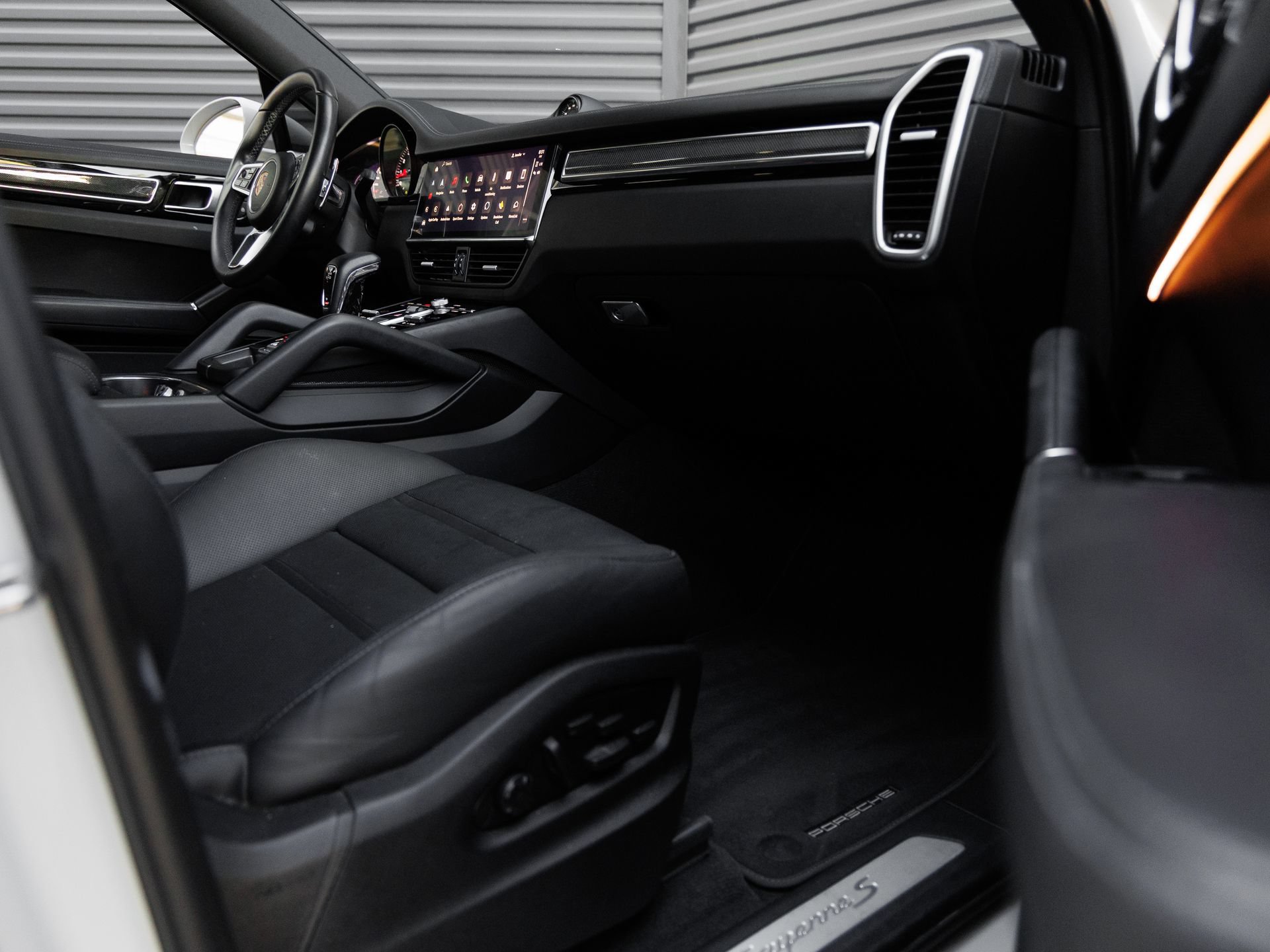 Certified 2023 Porsche Cayenne S AWD/4WD image 35