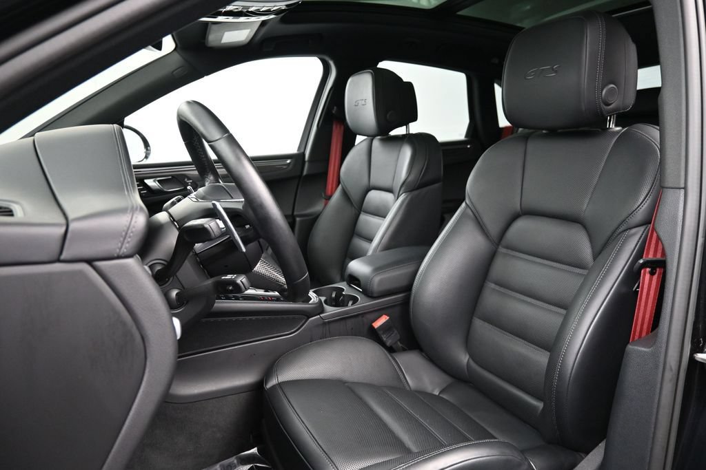 Certified 2024 Porsche Macan GTS AWD/4WD image 5
