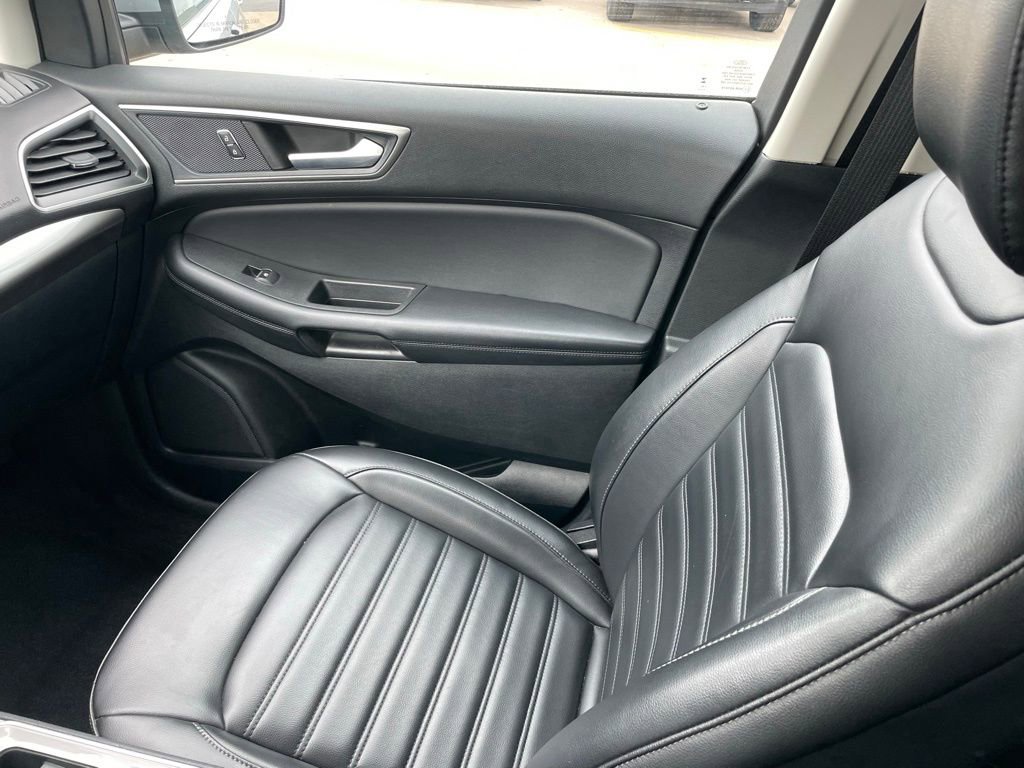 Used 2023 Ford Edge SEL image 18