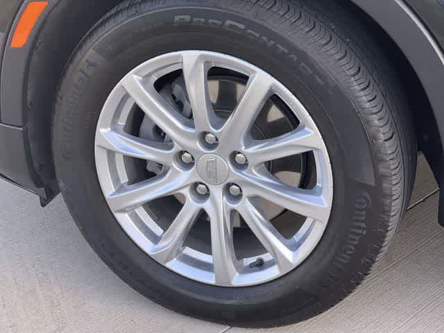 Used 2023 Cadillac XT4 Luxury w/ Cold Weather Package FWD image 9