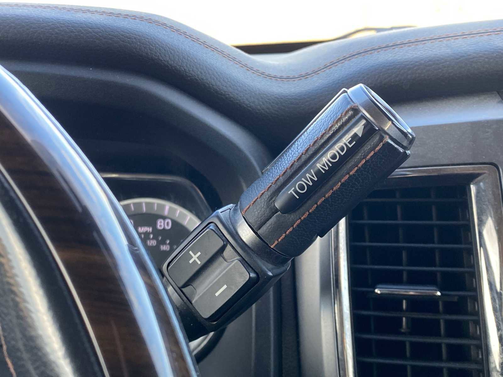 Used 2018 Nissan Titan Platinum Reserve w/ Platinum Utility Package image 19