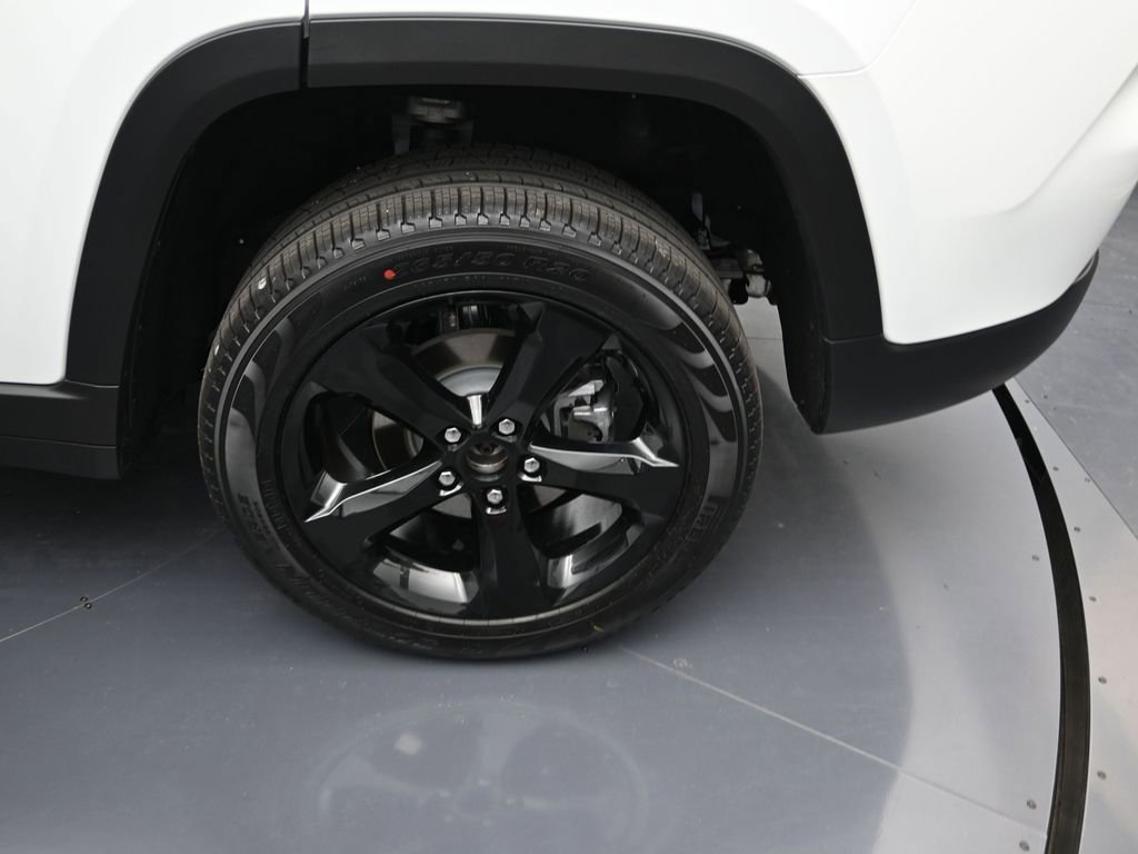 New 2025 Jeep Grand Cherokee Limited w/ Black Appearance Package image 10