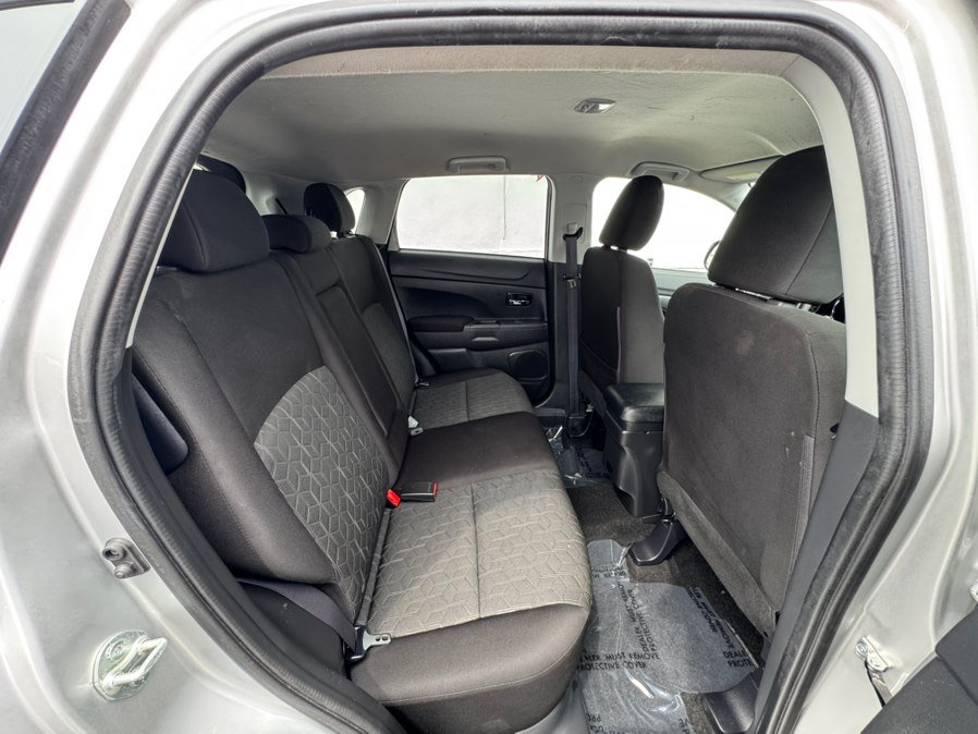 Used 2024 Mitsubishi Outlander Sport SE AWD/4WD image 12
