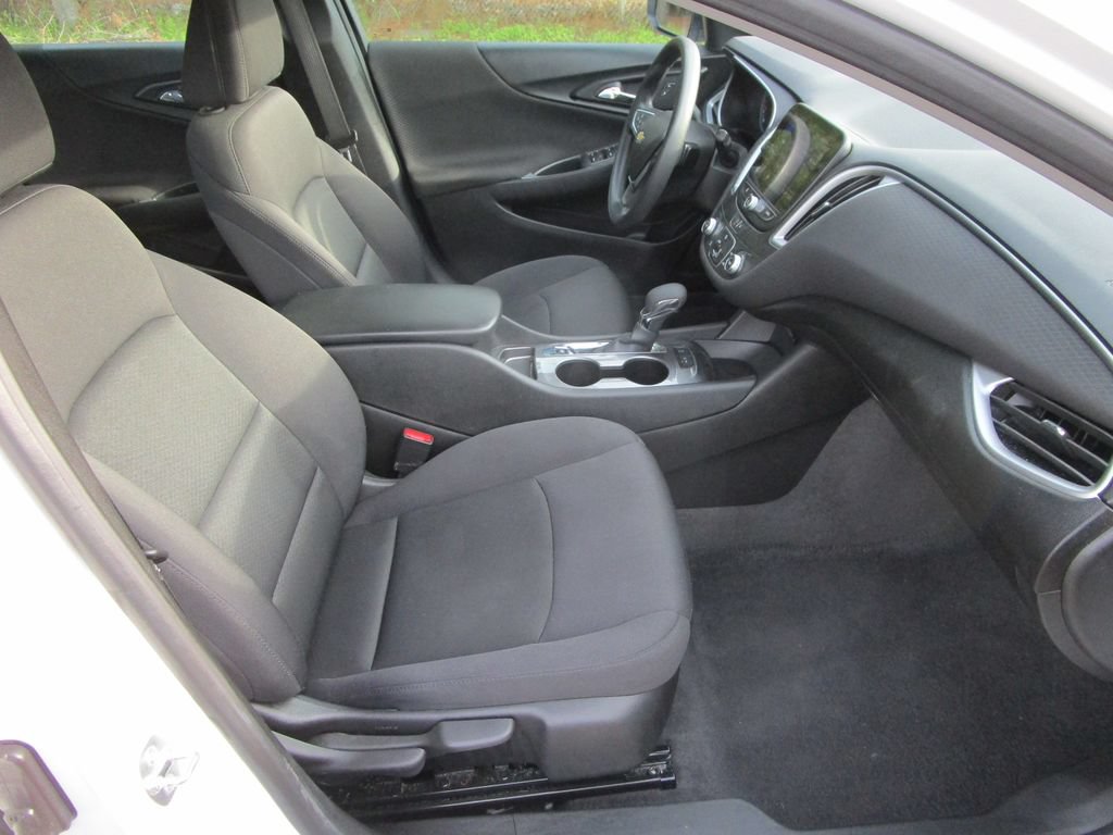 Used 2024 Chevrolet Malibu LS FWD image 21