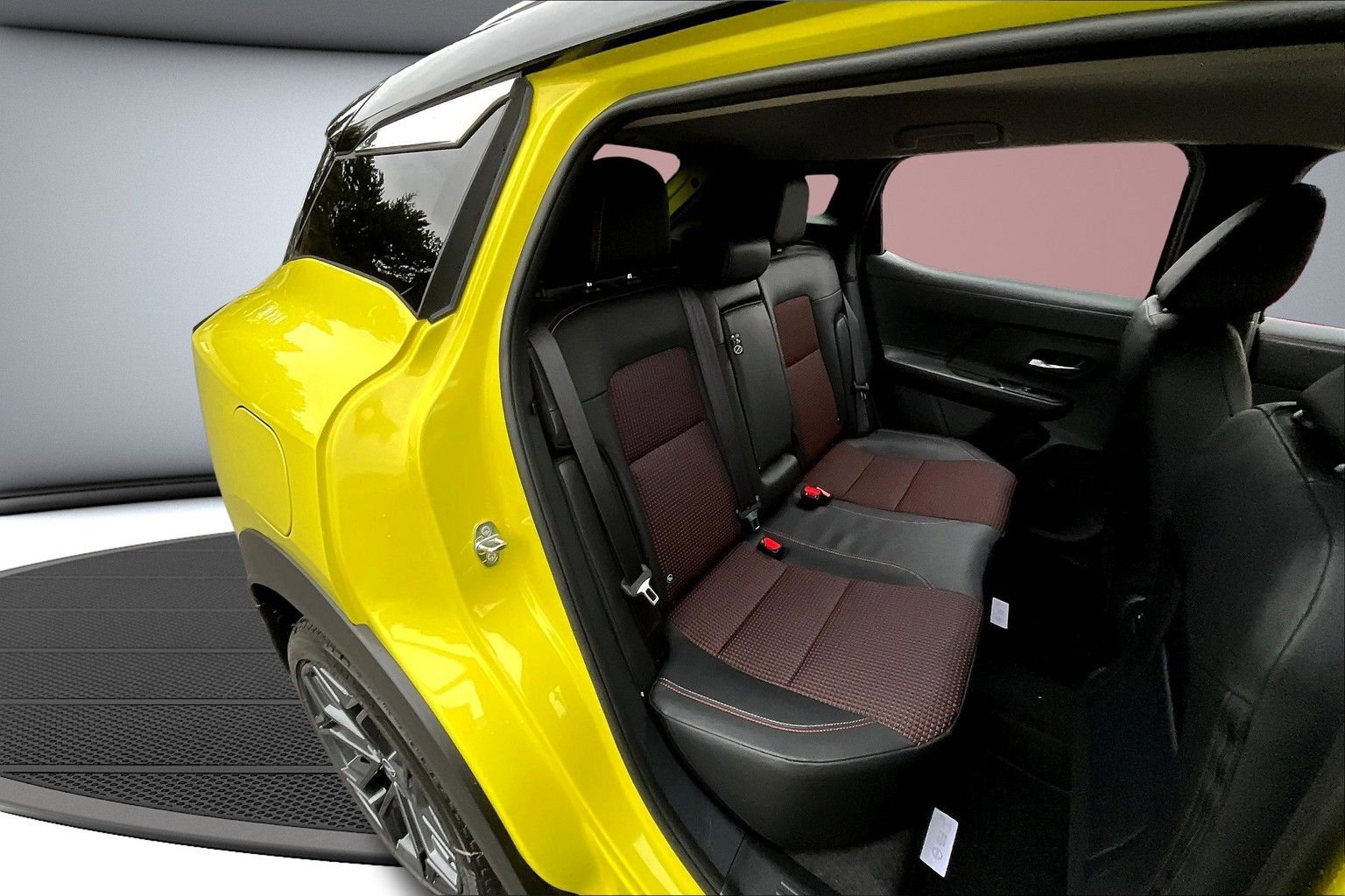 New 2026 Nissan Kicks SR w/ Cold Weather Package image 10