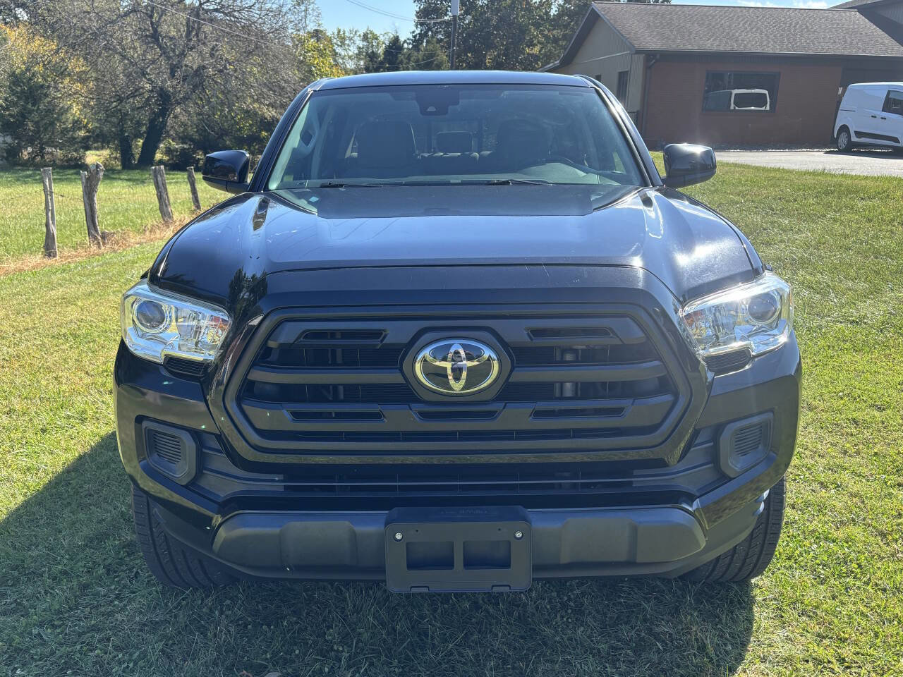 Used 2019 Toyota Tacoma SR image 6