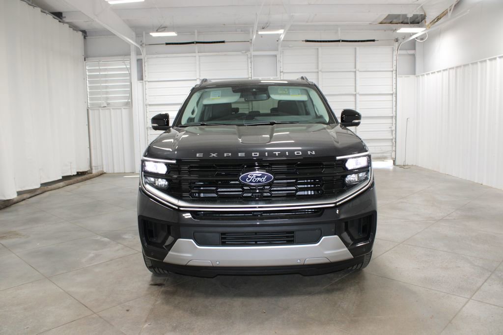 New 2026 Ford Expedition Platinum image 2