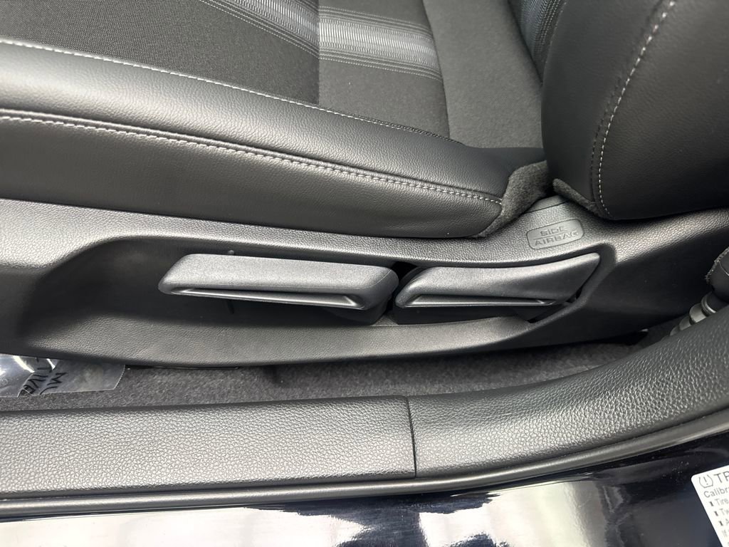 Used 2025 Honda Civic Sport image 31