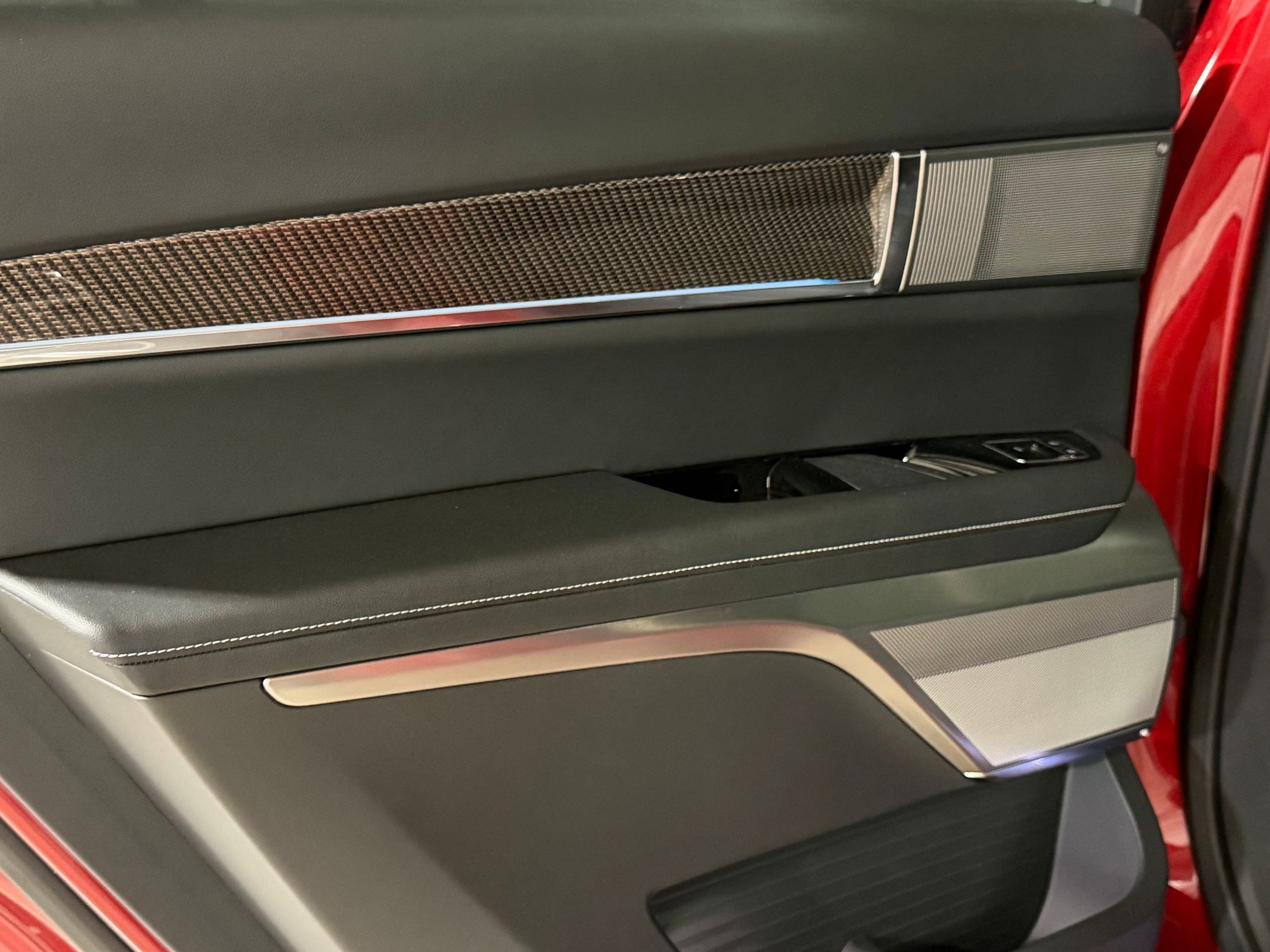 New 2026 Cadillac Vistiq Sport image 41