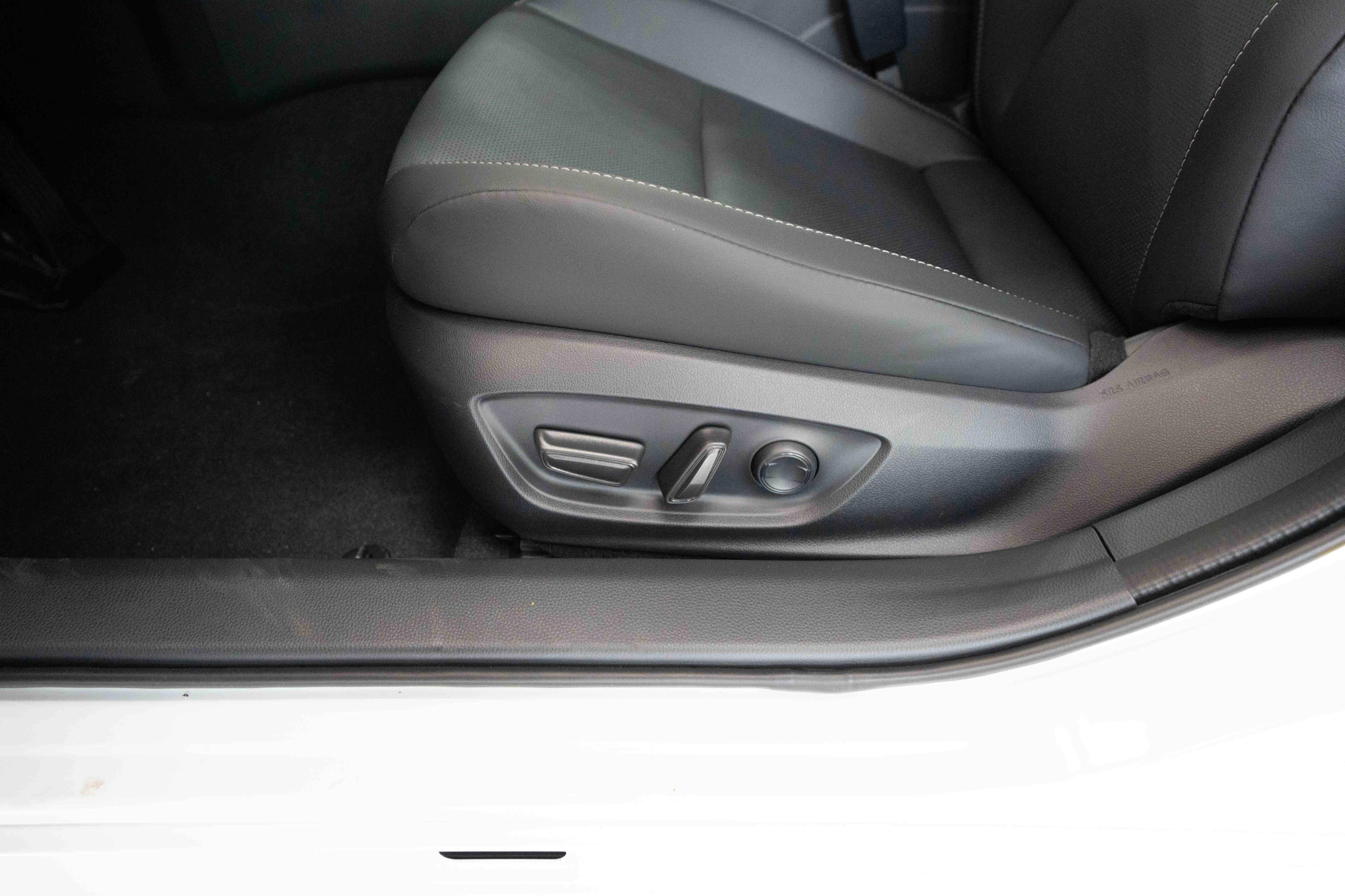 New 2026 Toyota Prius XLE image 12