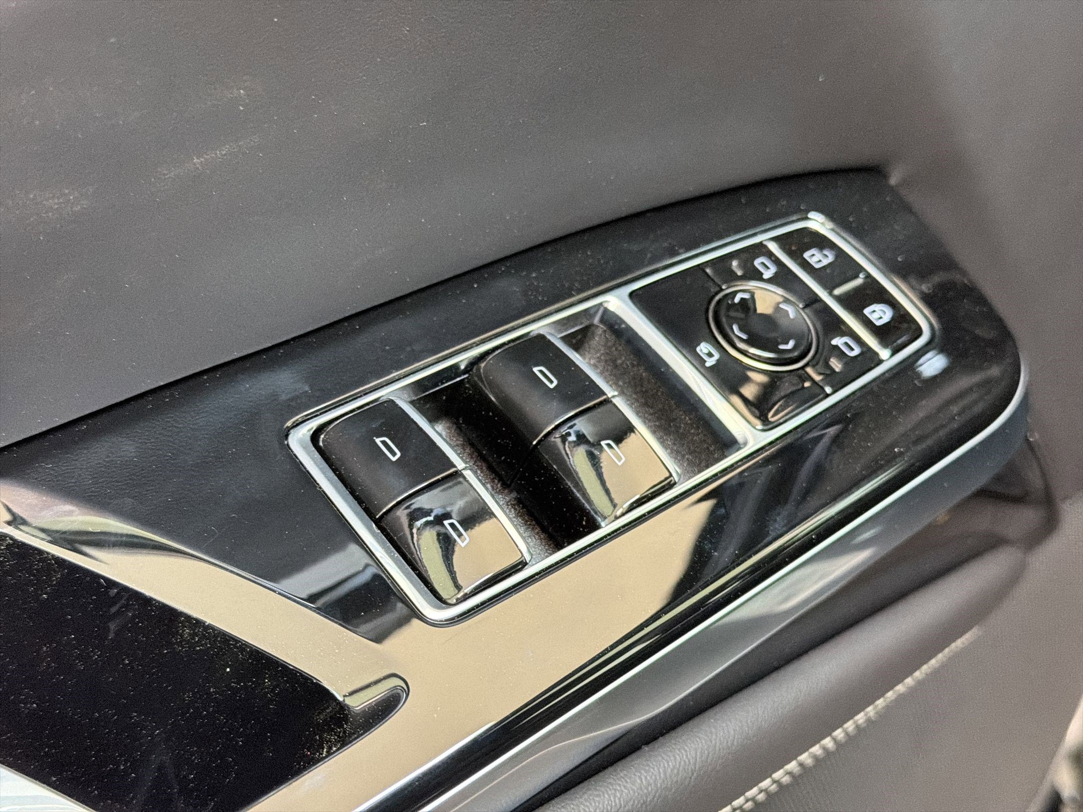 New 2026 Cadillac Escalade Platinum Sport w/ LPO, ONYX Package AWD/4WD image 13