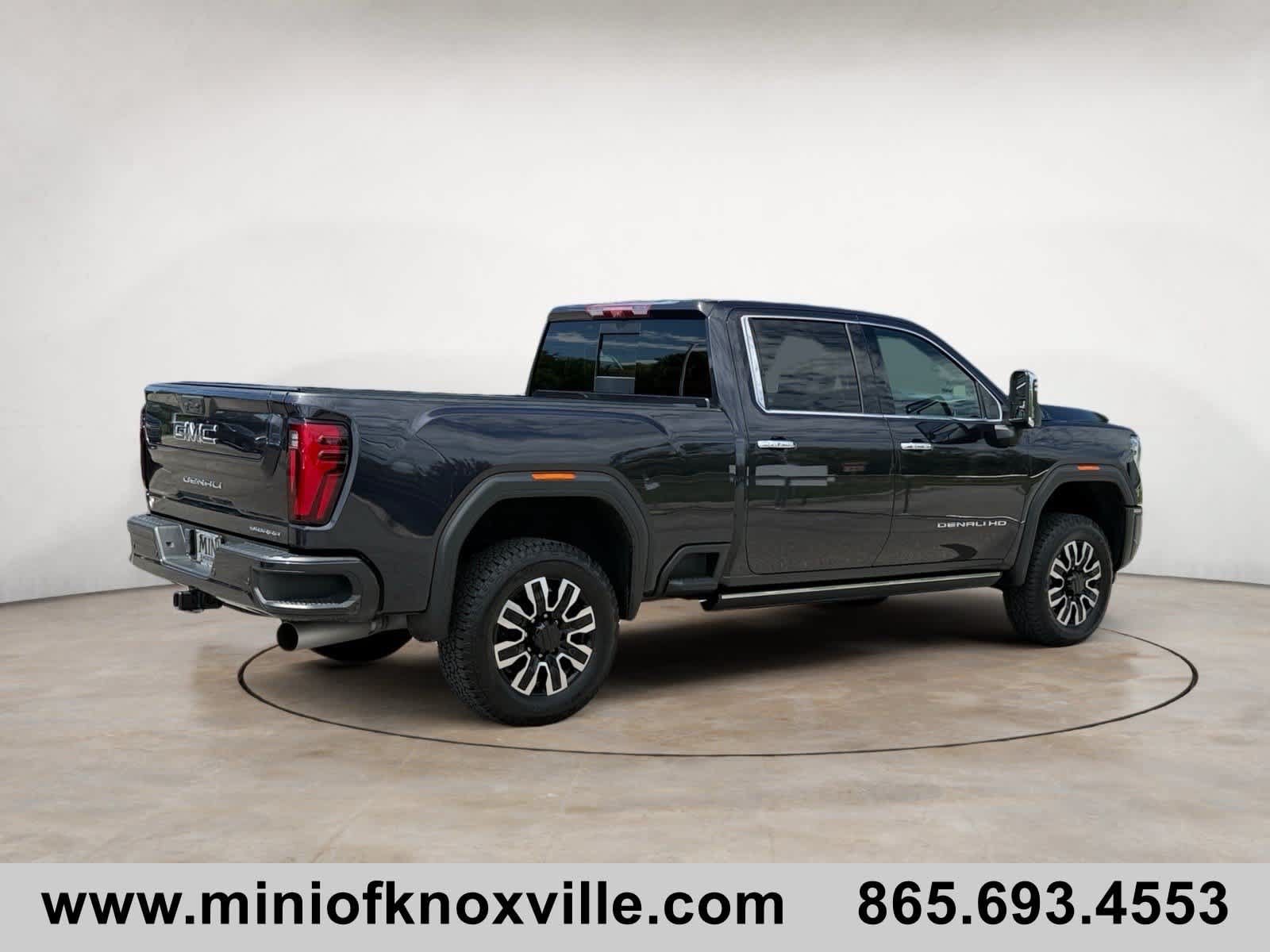 Used 2024 GMC Sierra 2500 Denali Ultimate AWD/4WD image 3