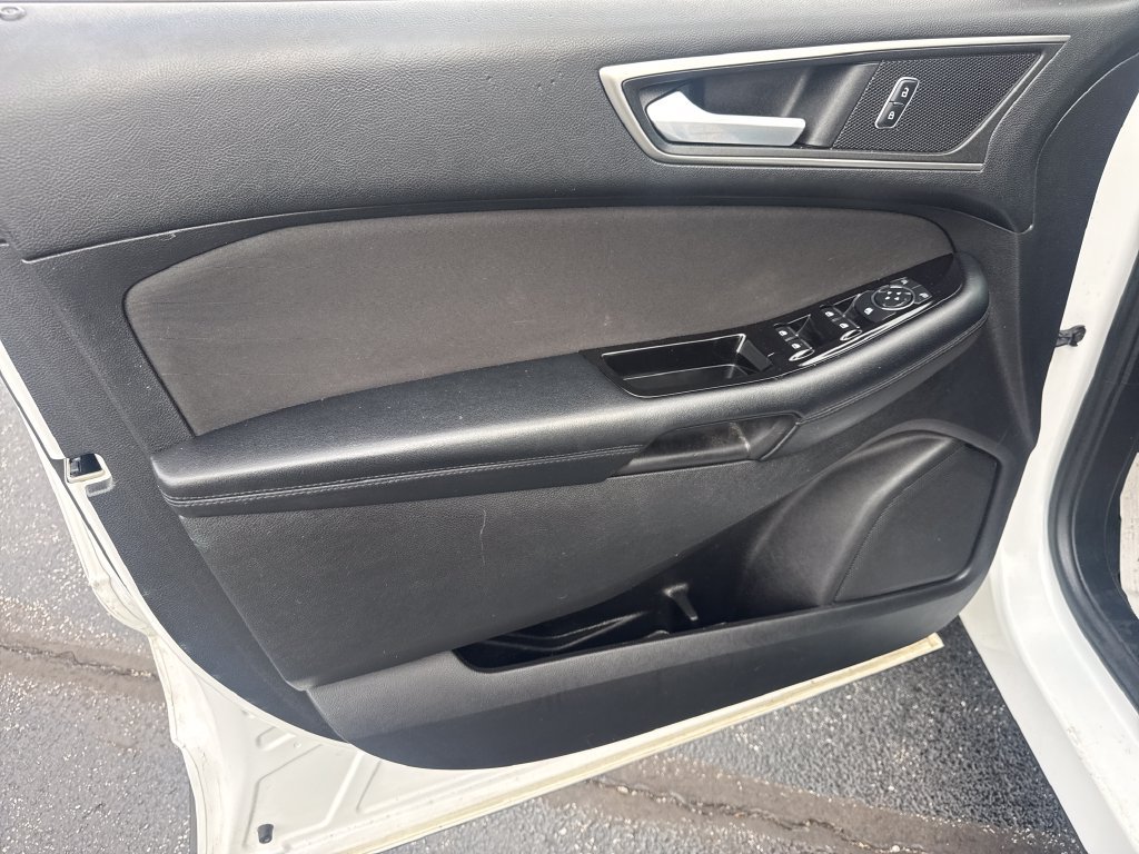 Used 2015 Ford Edge SEL FWD image 23