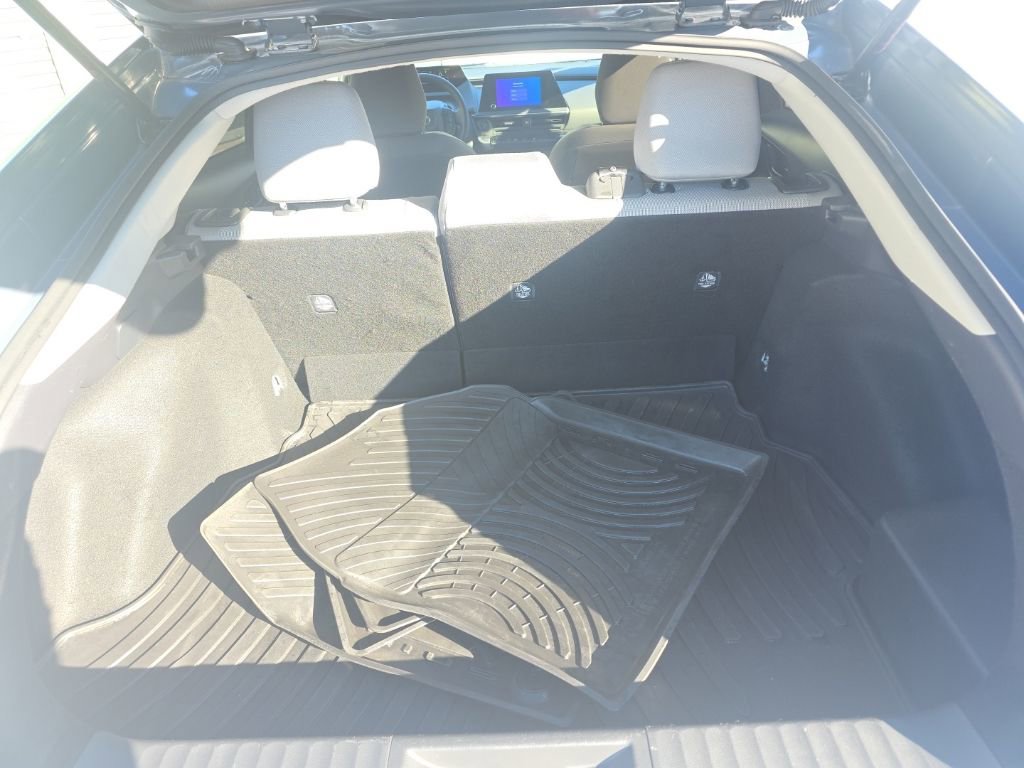 Used 2024 Toyota Prius LE image 15