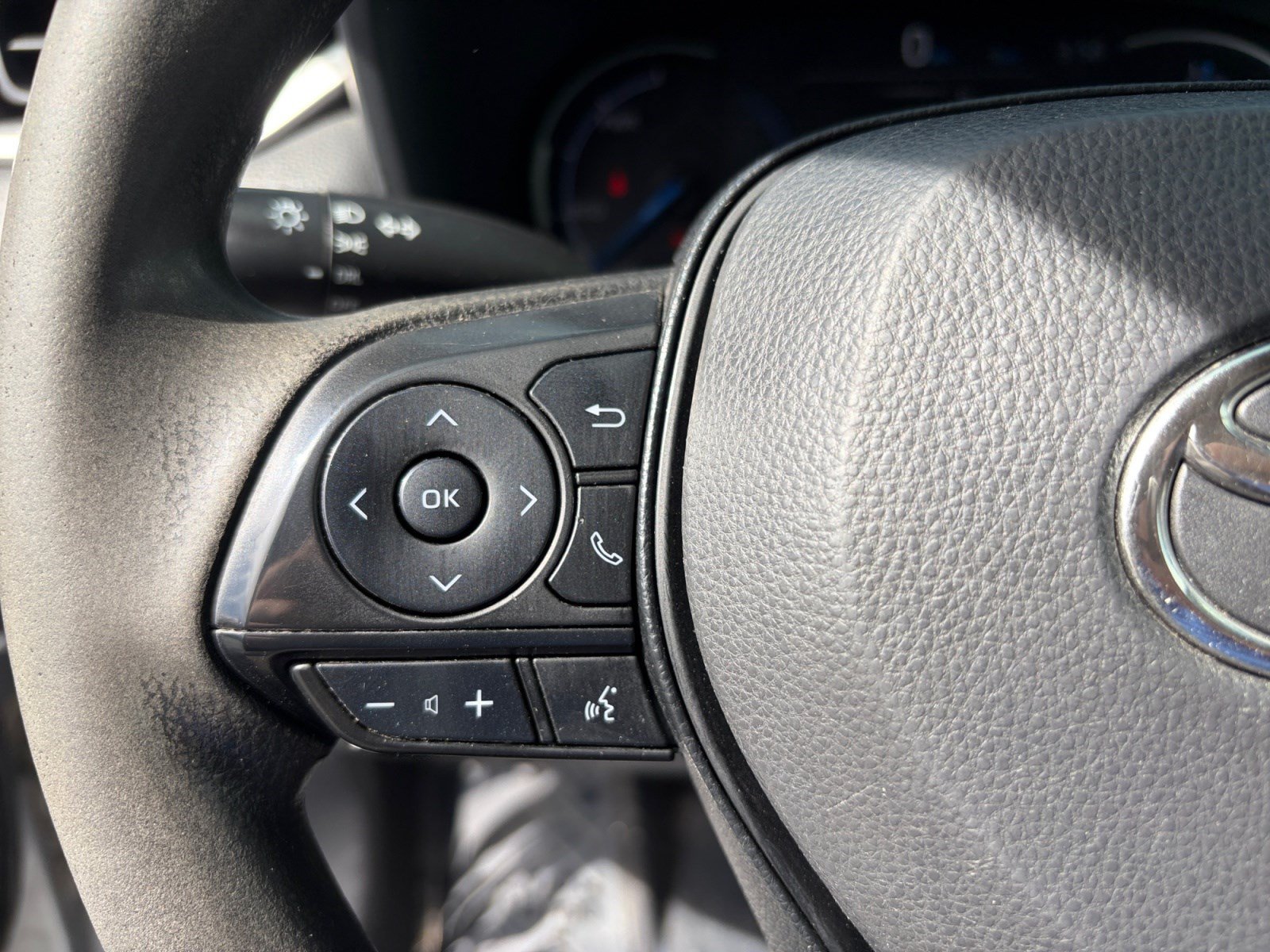 Used 2023 Toyota RAV4 LE AWD/4WD image 14