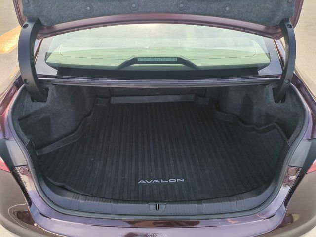 Used 2018 Toyota Avalon XLE Plus w/ All Weather Liner Package image 29