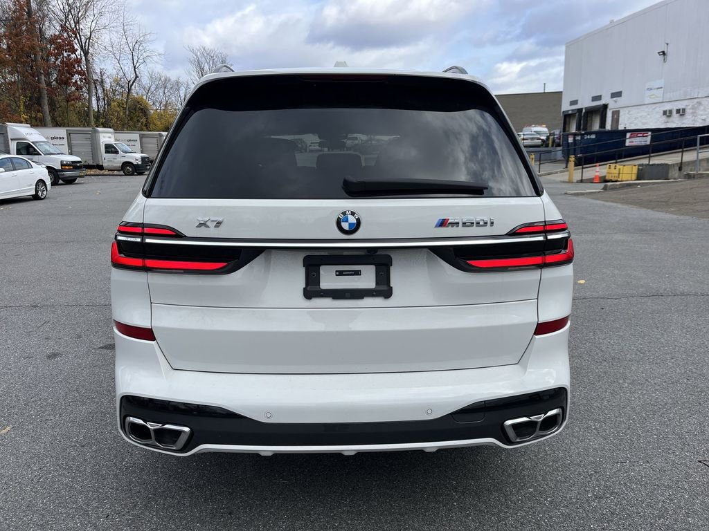 Used 2025 BMW X7 M60i image 23