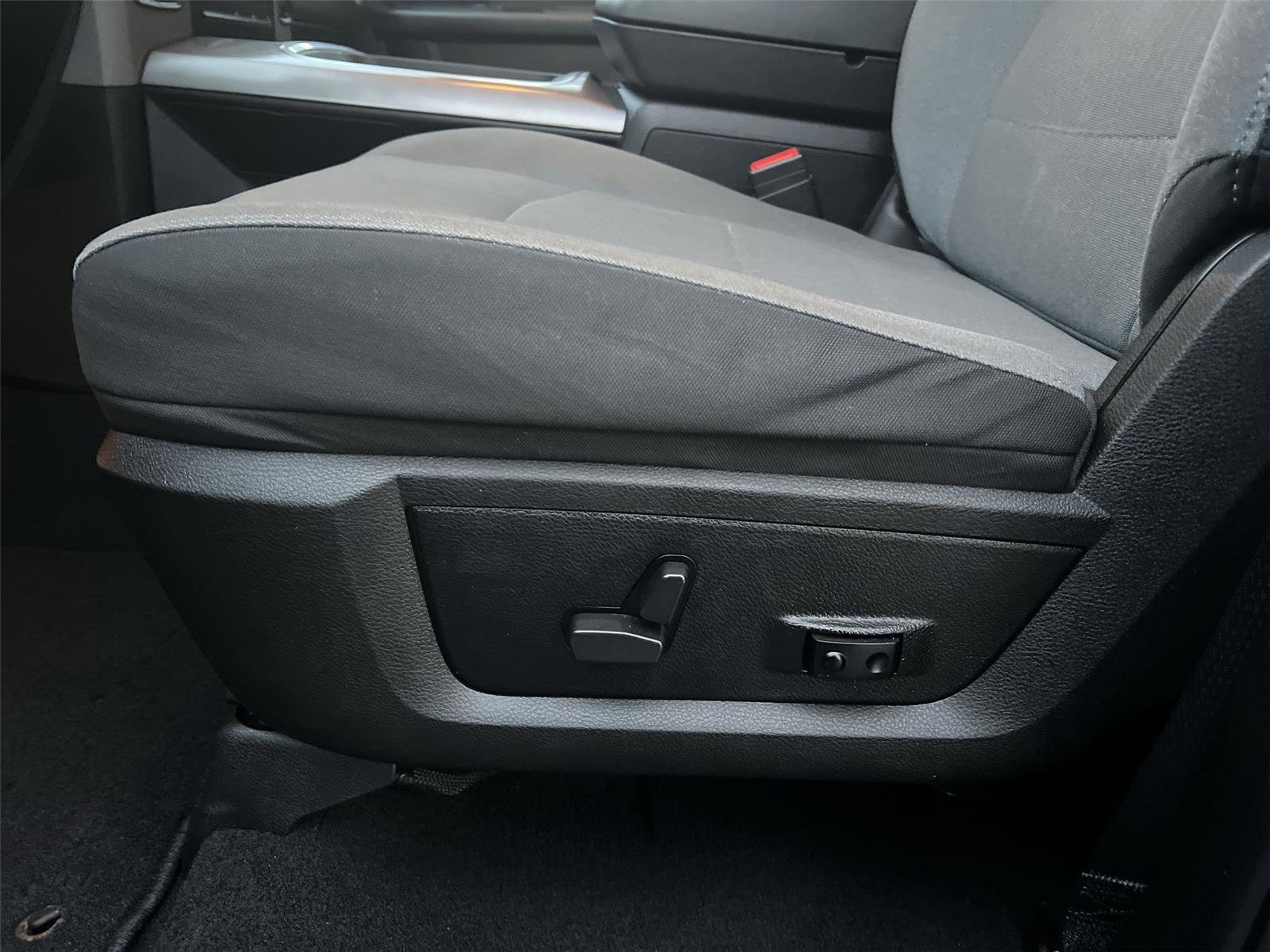 Used 2022 RAM 1500 Express w/ Wheel & Sound Group image 12