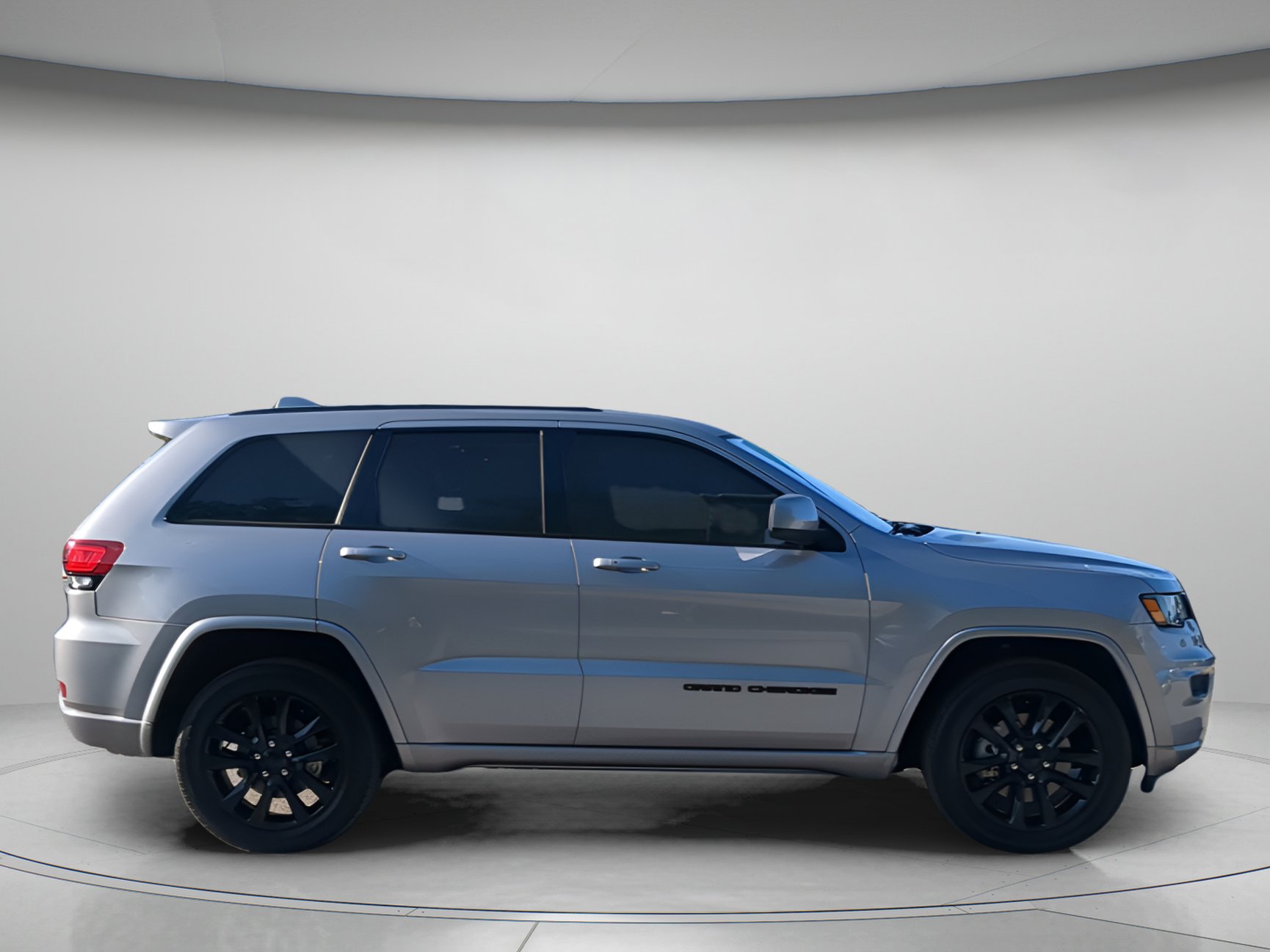 Used 2021 Jeep Grand Cherokee Laredo X image 38