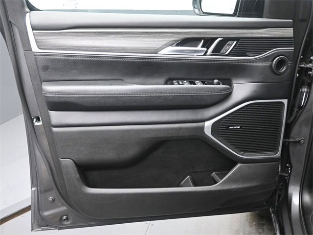 Used 2024 Jeep Wagoneer L Series II w/ Flexible Seating Group image 12