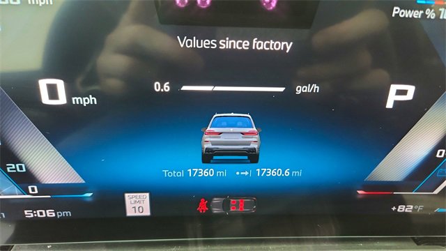 Used 2025 BMW X7 M60i image 42